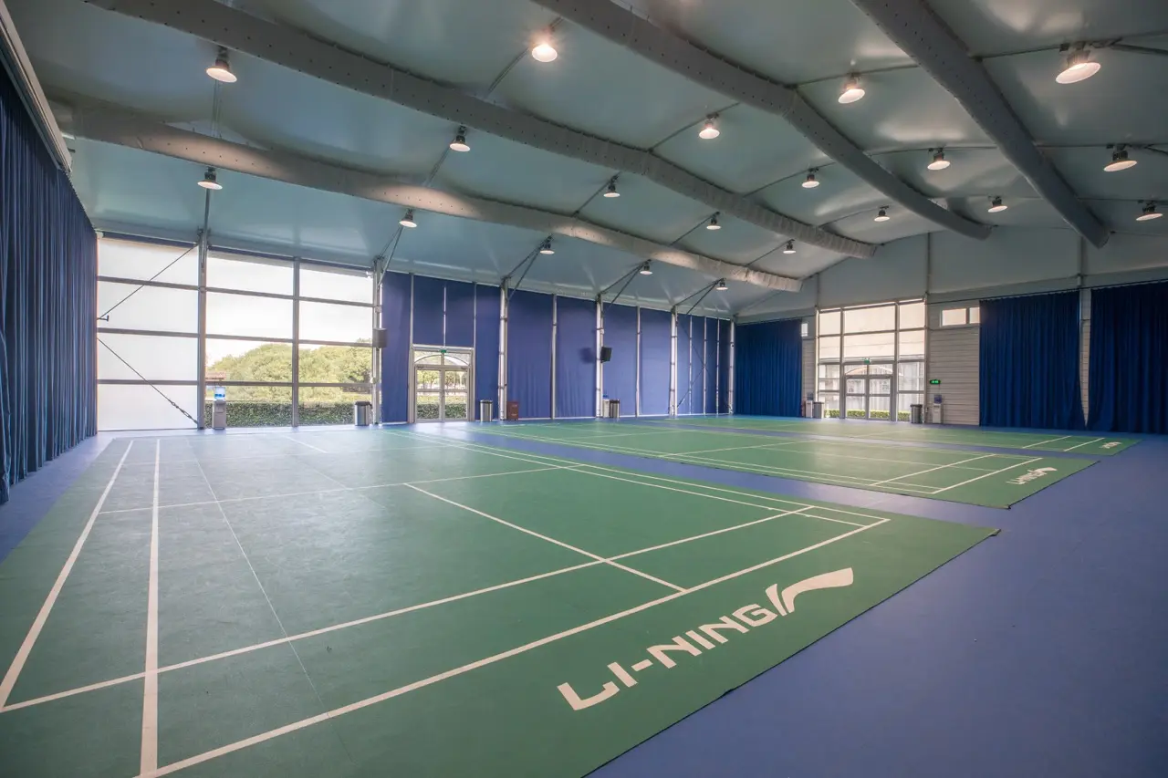 Indoor courts & athletics